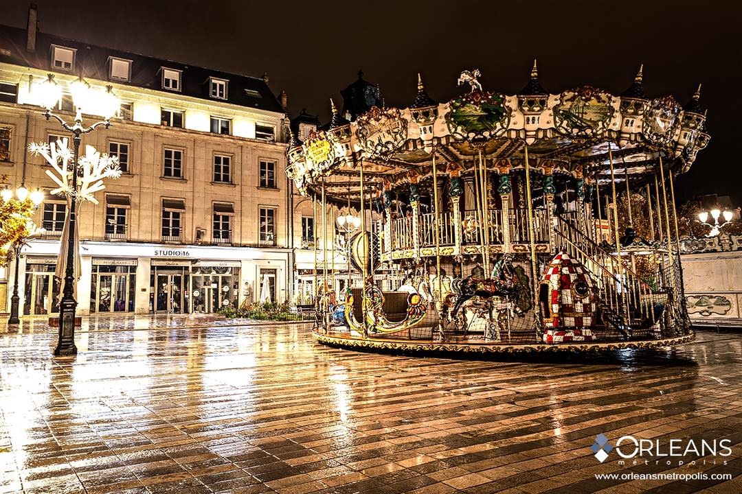 Carrousel de la place du Martroi Orléans by Night