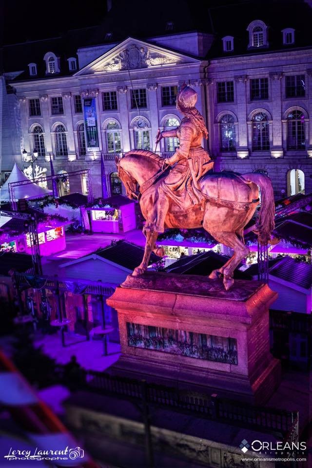 Statue de Jeanne d'Arc - Marché de Noel Orléans