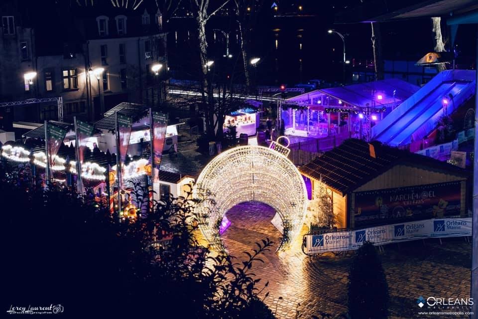 Marché de Noël place de Loire Orléans