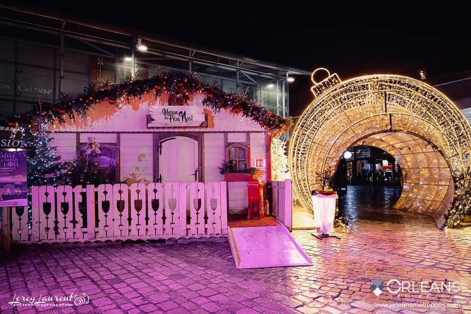 Maison du père Noël place de Loire Orléans