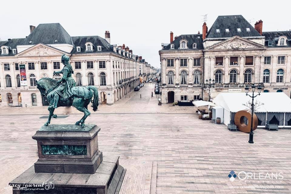 Statue de Jeanne d'Arc place du Martroi Orléans