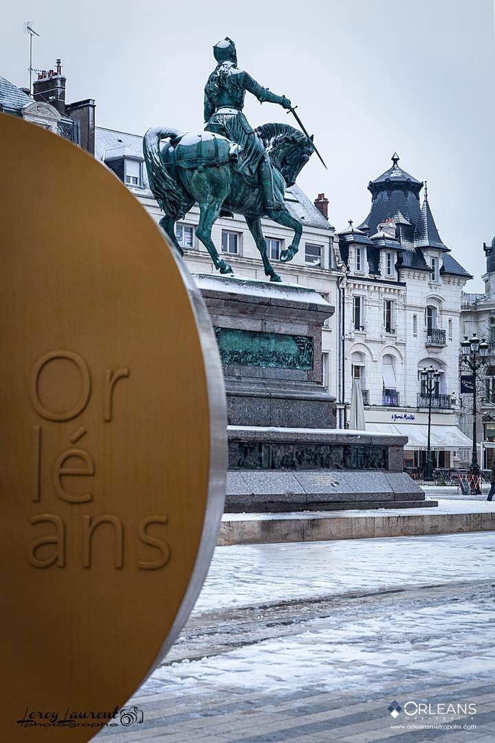 Neige sur la Statue de Jeanne d'Arc Orléans