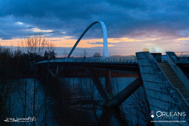 Pont de l'Europe au couché du soleil