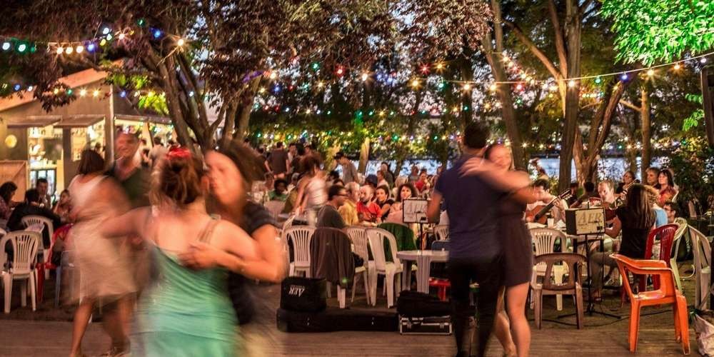 Le retour des guinguettes en bord de Loire