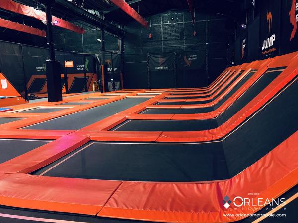 Jump trampoline arena