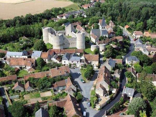 Forteresse médiévale de Yèvre-le-Châtel