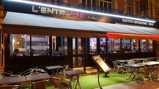 L'entracte by Paul